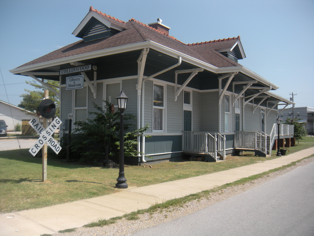 Collinwood Depot Branch Library